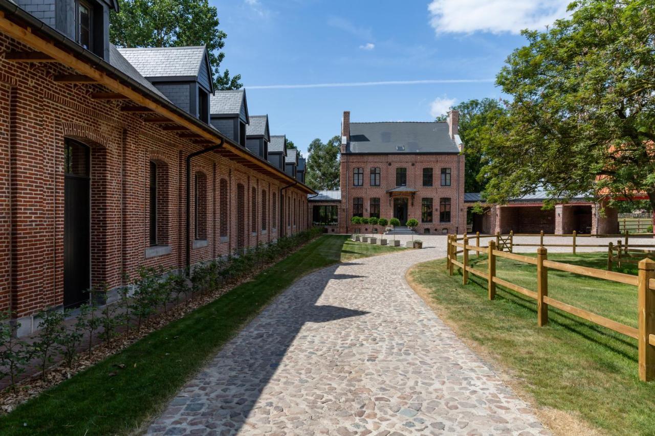 Отель Haras De Barry Sainghin-en-Melantois Экстерьер фото